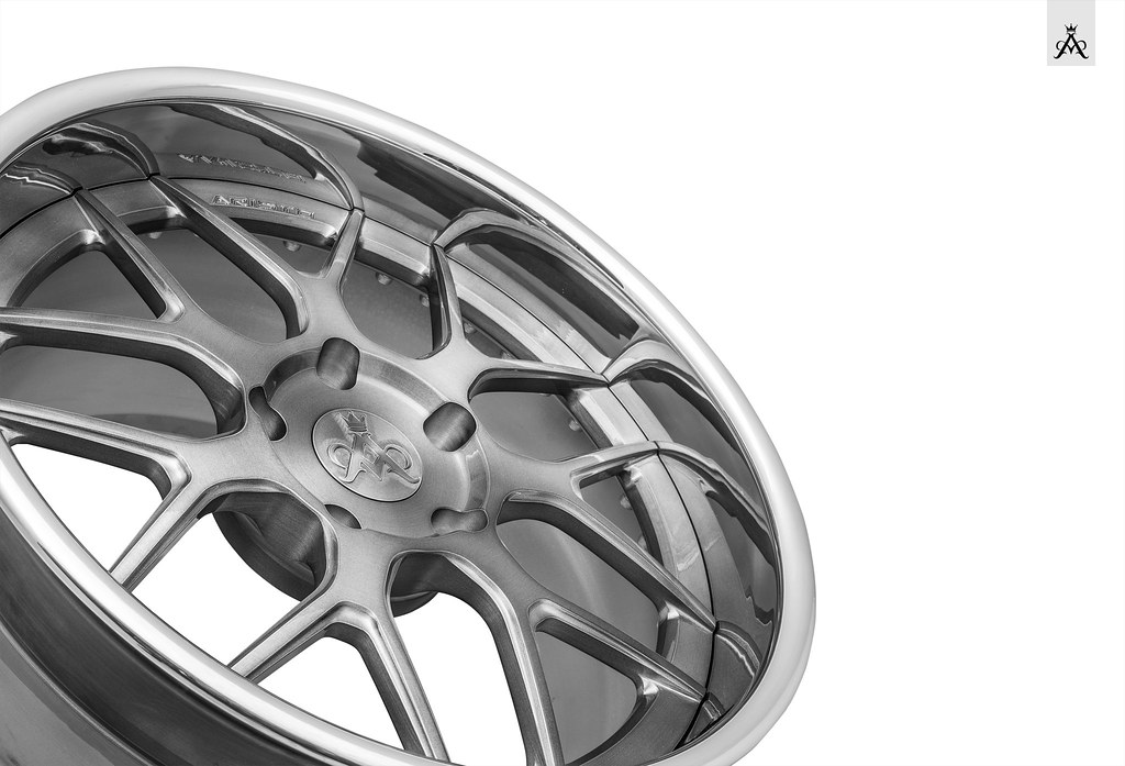 16248872126_672161688a_b